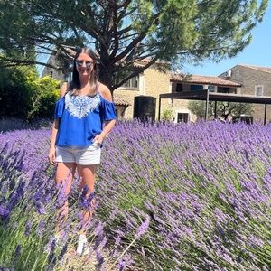 Meet your Posher, Danielle